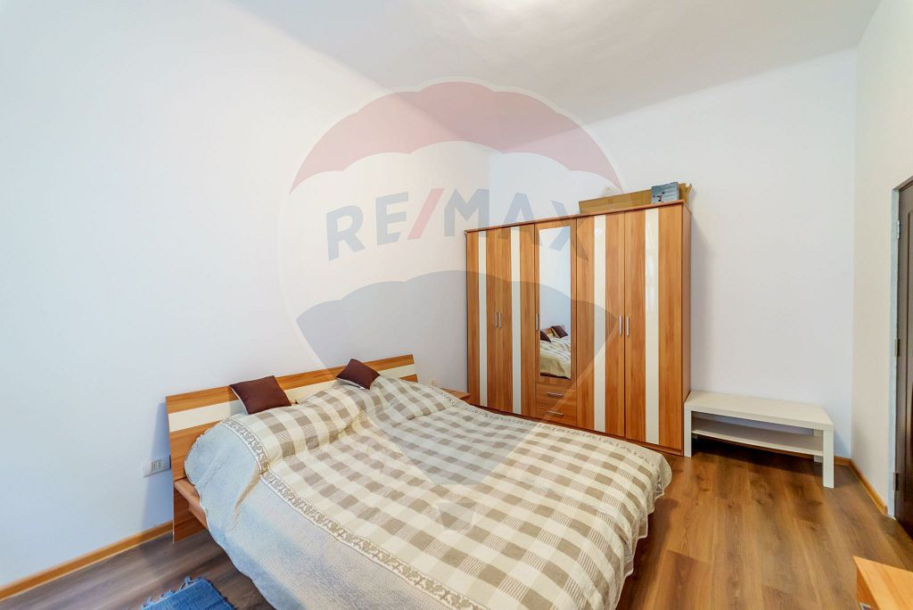 Apartament cu 3 camere de închiriat în zona Ultracentral