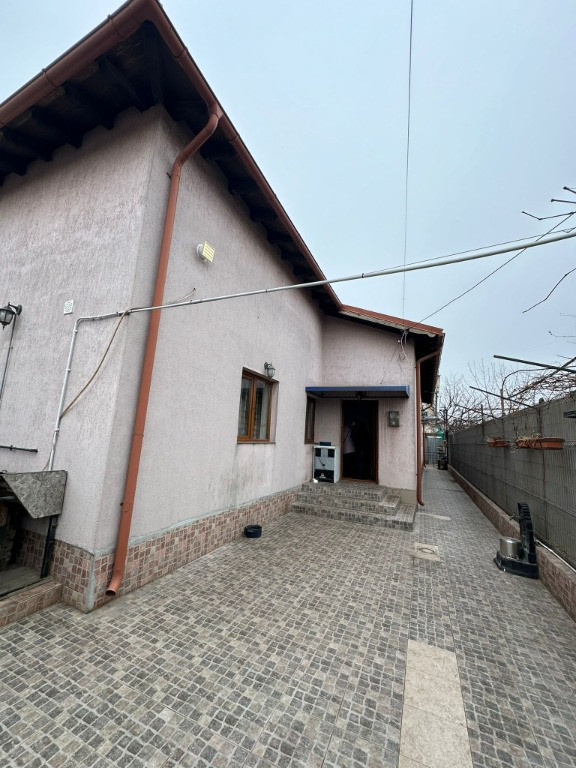 Casa 4 camere - P+M - zona Coiciu - 220.000 euro (Cod E8)