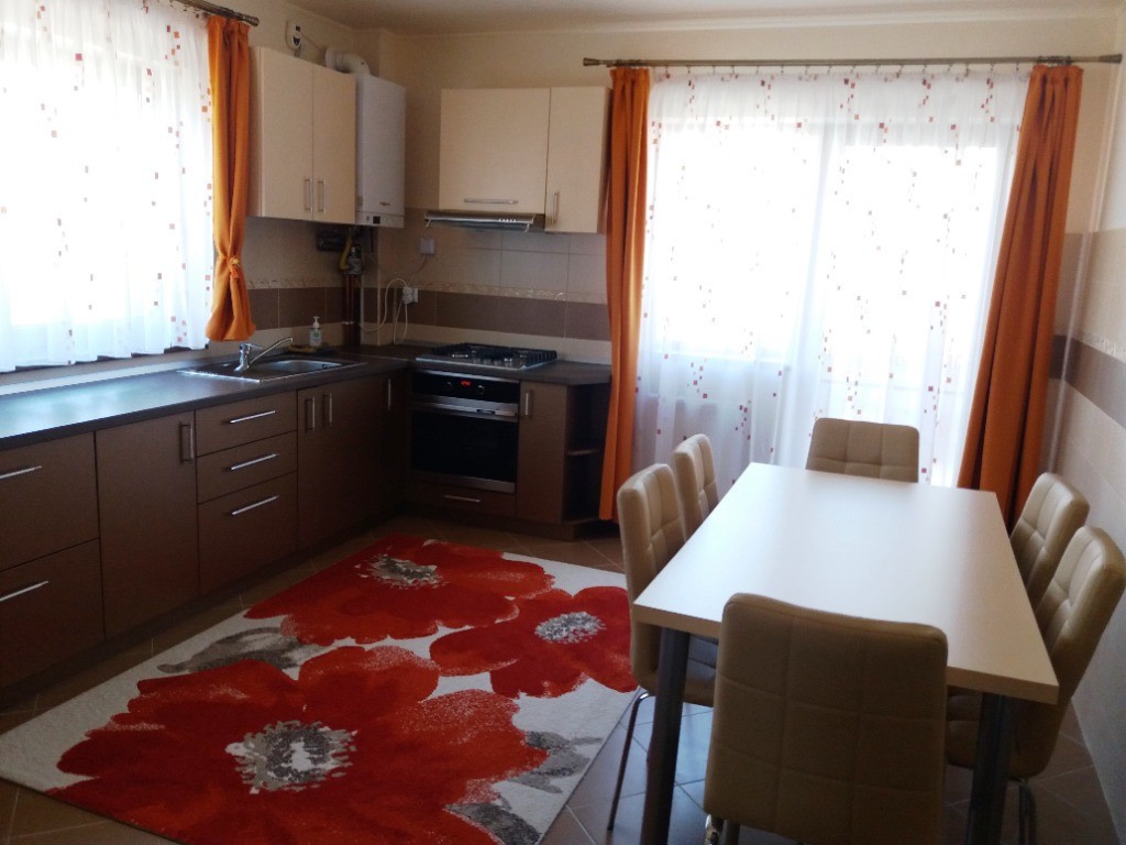 INCHIRIEZ apartament 2 camere la casa,constructie noua,zona Selimbar