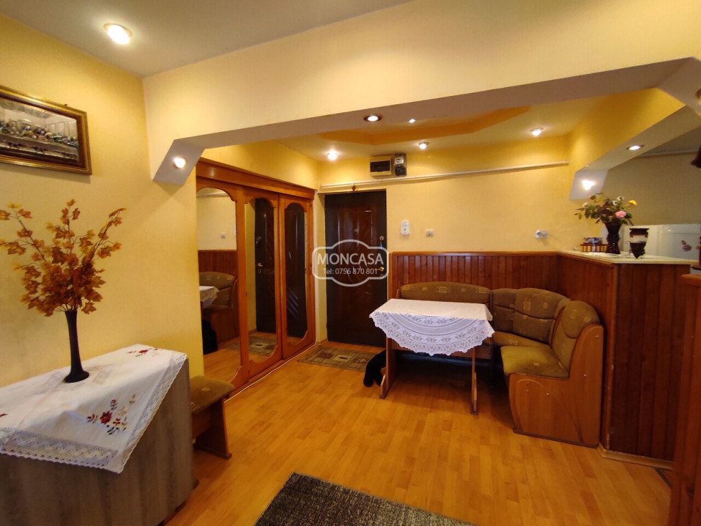 Apartament 3 camere zona Util-Gara, etaj 3