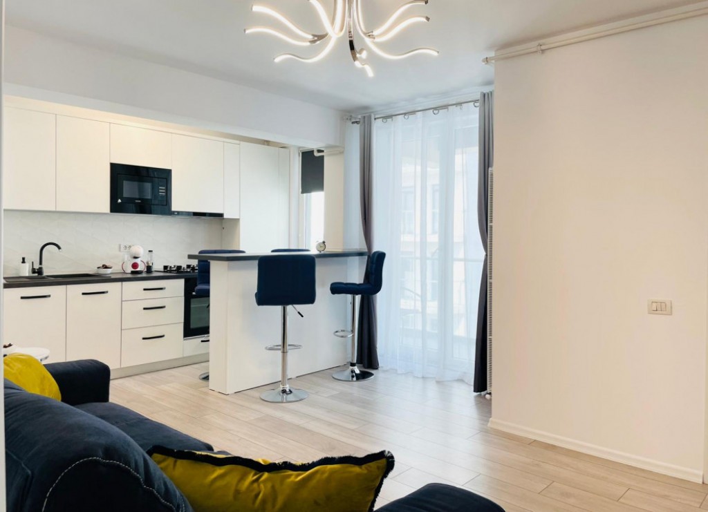 Apartament cu 3 camere complet mobilat si utilat