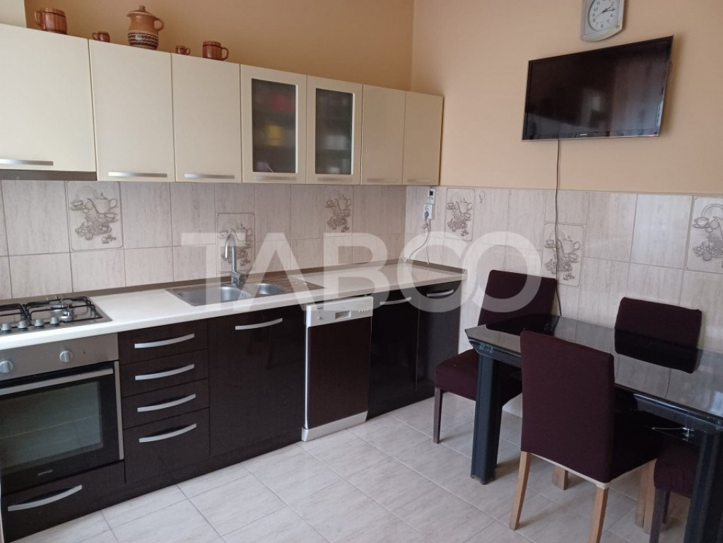 Apartament la casa de vanzare 3 camere terasa pivnita Orasul