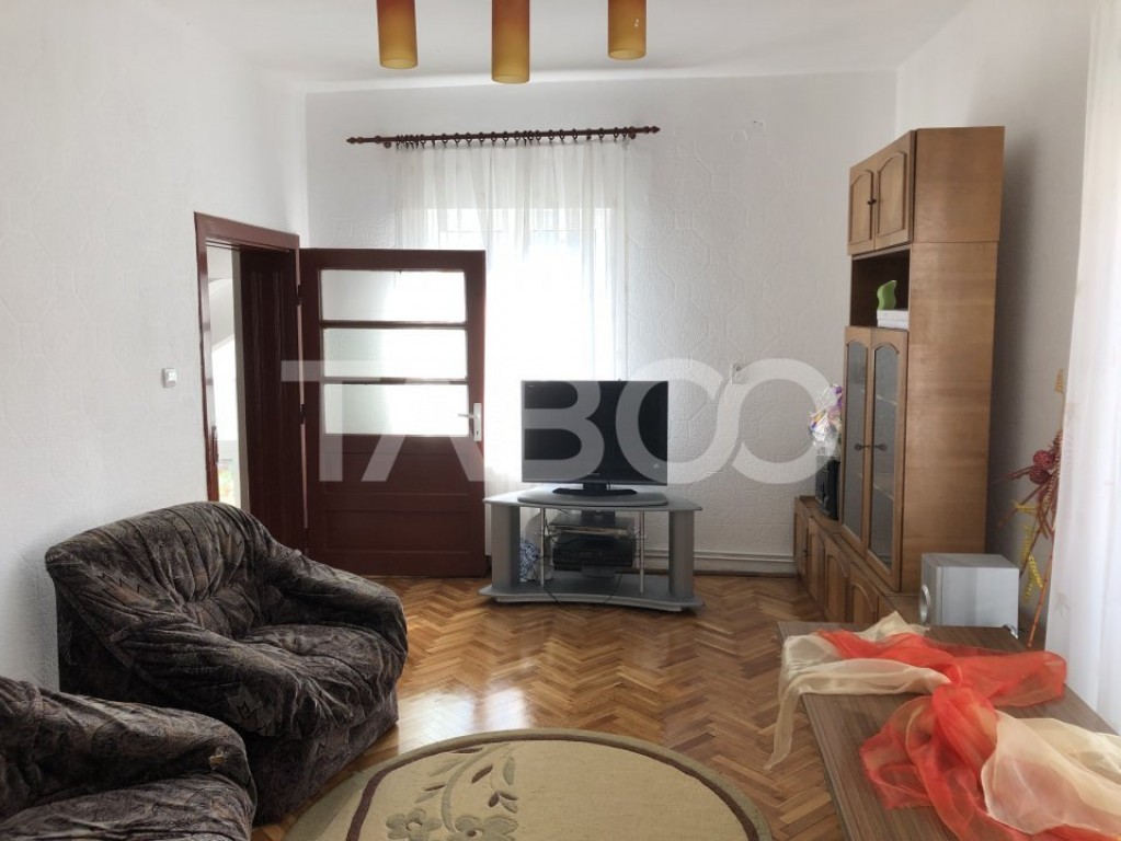 Casa regim D+P+1+M fara curte de vanzare Sibiu zona Trei Ste