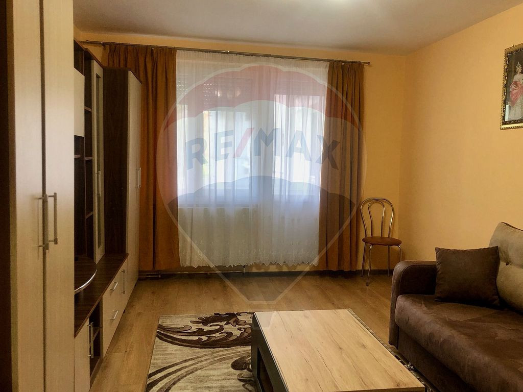 Apartament cu 3 camere etajul 1 de închiriat in Gura Cam...