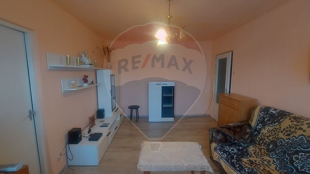 Apartament cu 2 camere pe str .Italiana , Rogerius, Orade...