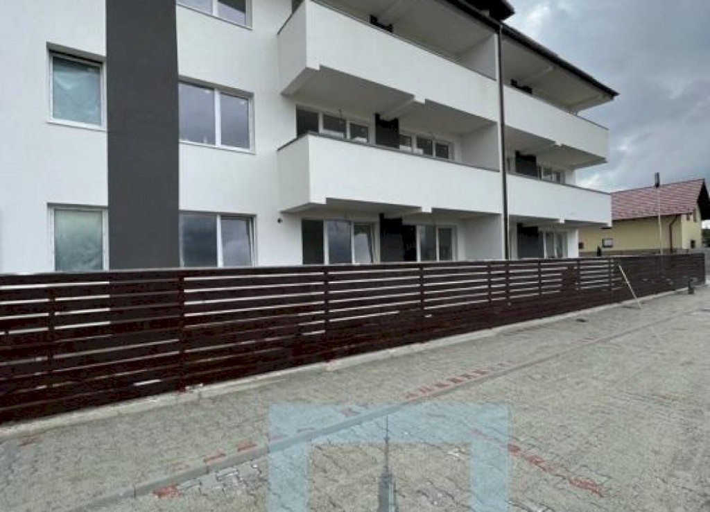 Ap 2 camere decomandat, bloc nou - zona Sânpetru(ID:2934)