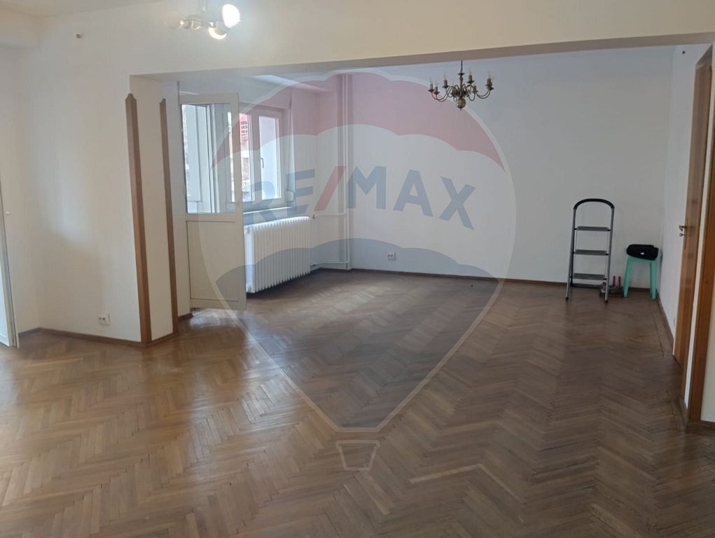 Apartament 5 camere parter Kiseleff Scoala Pia Bratianu