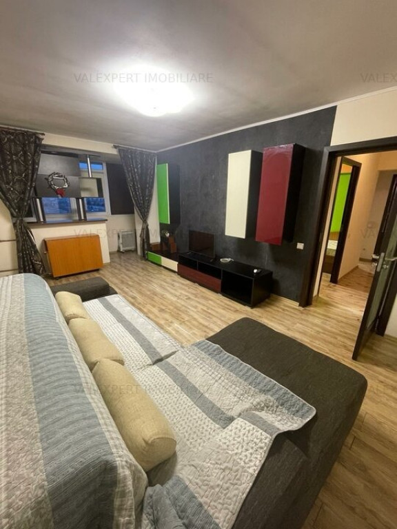 Apartament cu 3 camere | METROU RAUL DOAMNEI | loc de parcare