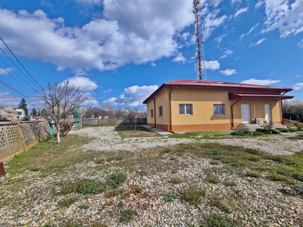 Casa cu garaj la curte in Comuna Mihai Bravu, Giurgiu