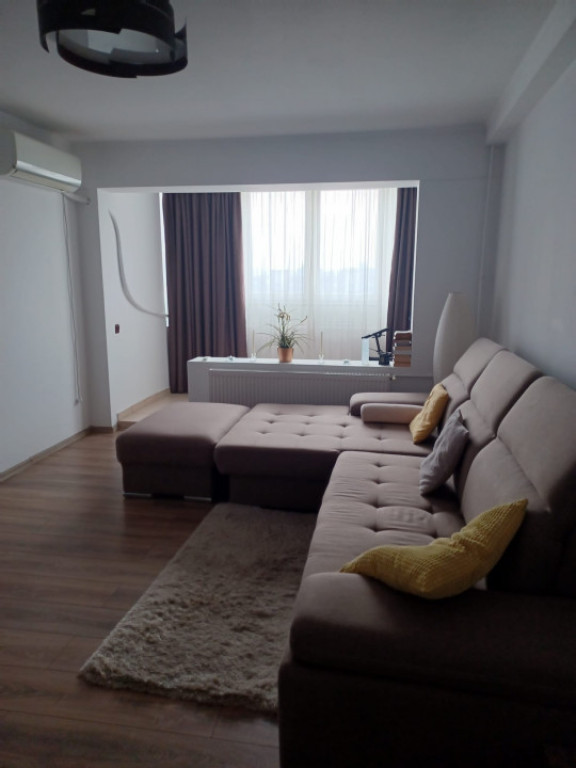 Apartament 3 camere, decomandat/ Drumul Taberei