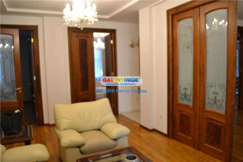 Piata Romana Lahovari Apartament 4 camere de inchiriat