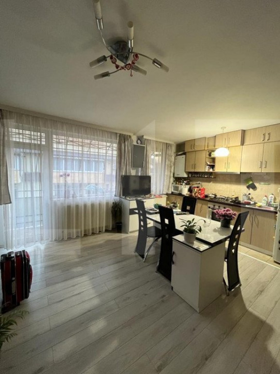 Apartament 3 camere, 2 bai, 92mp