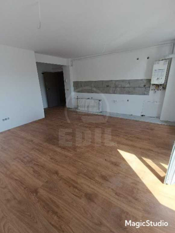 Apartament de 2 camere, finisat, zona centrala