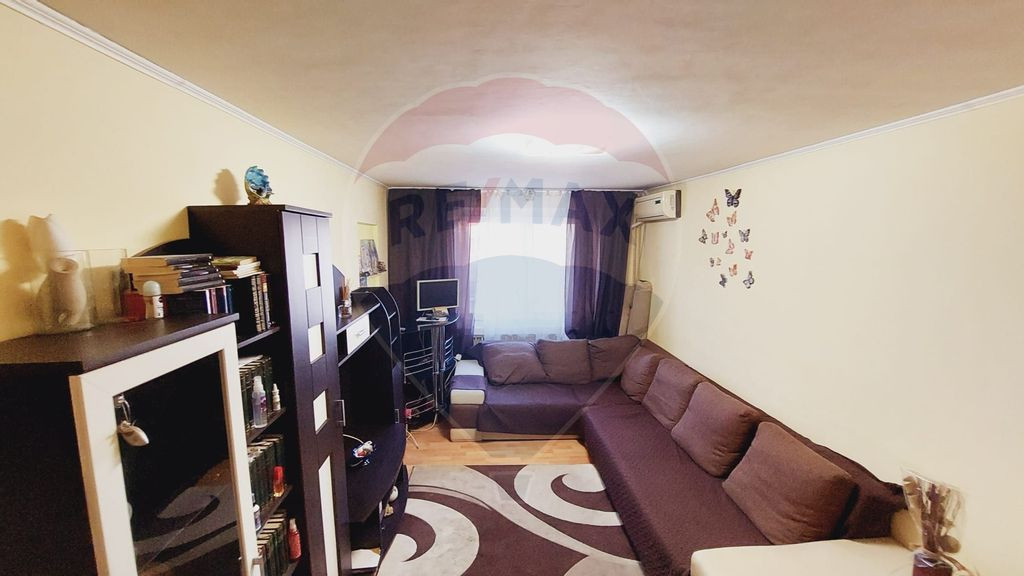 Apartament cu 3 camere de vânzare