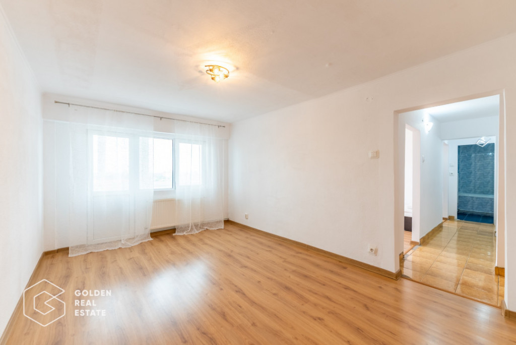 Apartament 3 camere, proaspat renovat, centrala gaz, zona Vl