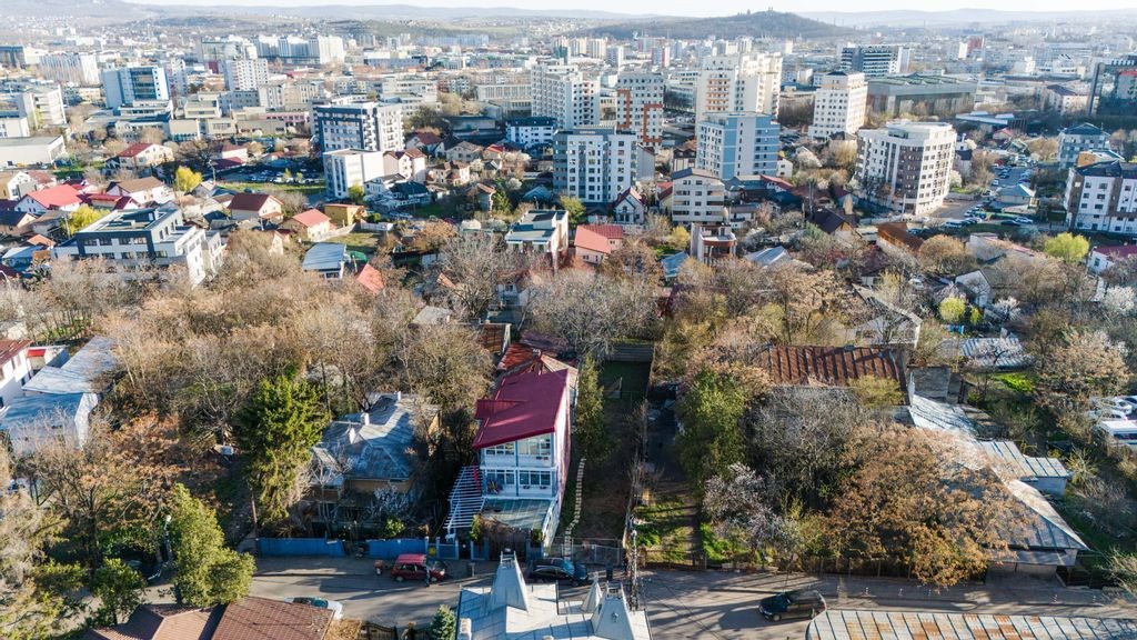 Casă / Vilă cu 6 camere de vânzare în zona Ultracentral