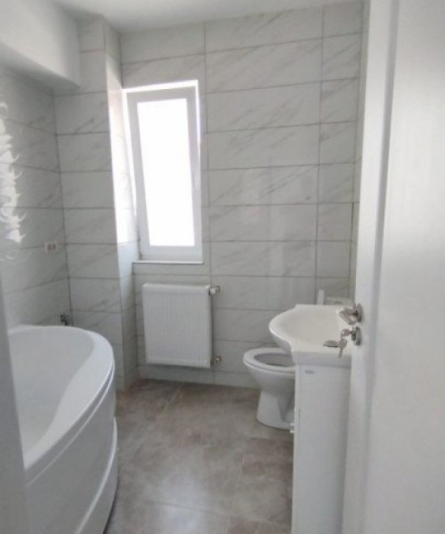 APARTAMENT 2 CAMERE, BLOC NOU, ETAJ INTERMEDIAR