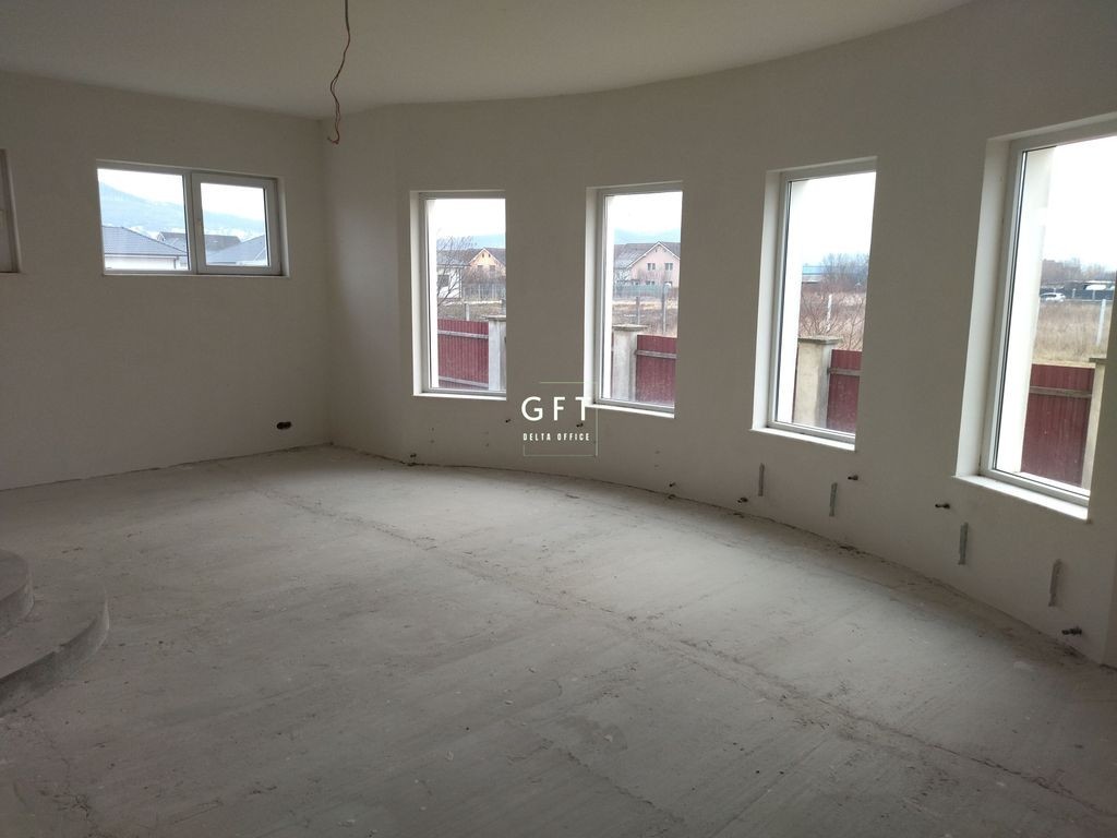 Casa 6 camere 221 mp-teren 1120 mp-terasa/balcon/garaj-Un...