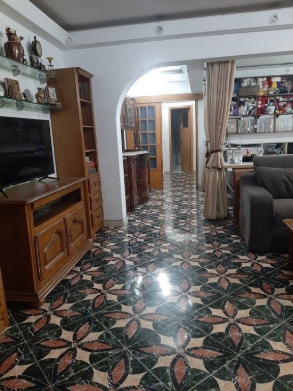 Apartament 4 camere - CENTRALA PROPRIE - BLOC ANVELOPAT - zo