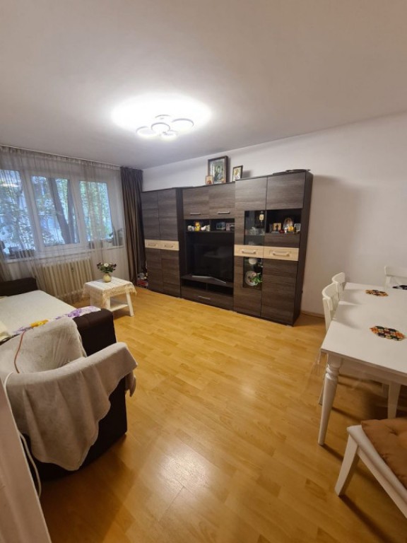 Apartament-3-camere-DECOMANDAT-OBREGIA-STRADUINTEI