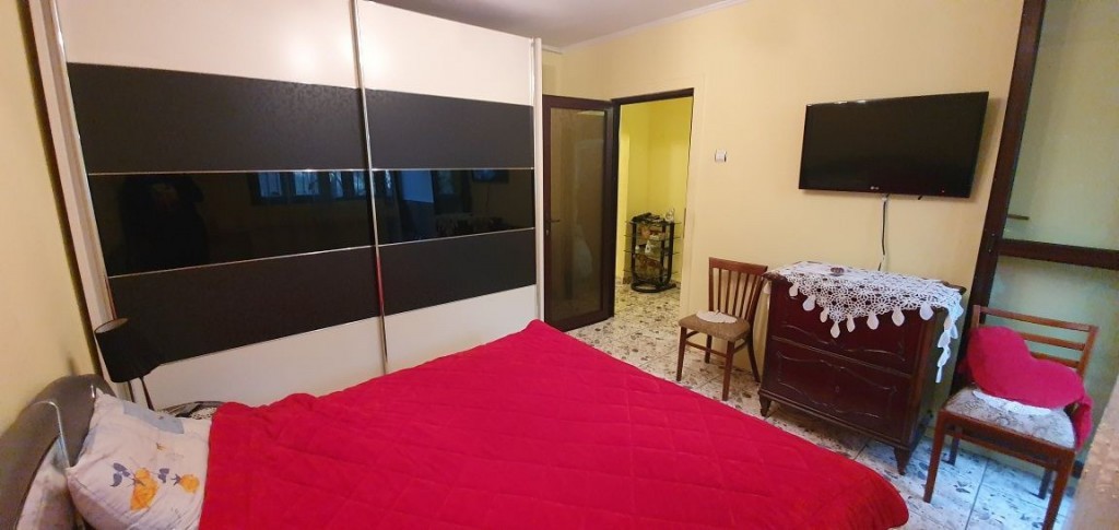 Apartament 2 camere decomandat la P/4 zona Titan cu loc de p