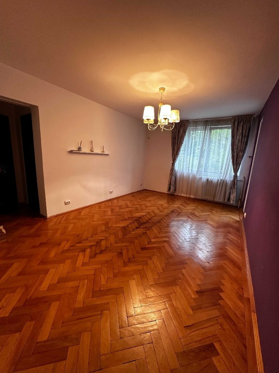 Apartament 3 camere zona Dristor - RM Sarat