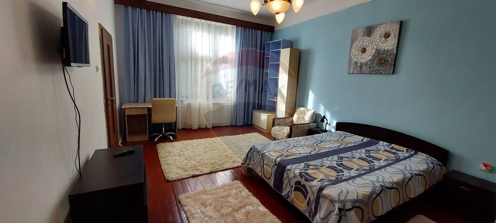 Apartament cu 2 camere la casa de închiriat în zona Cen...