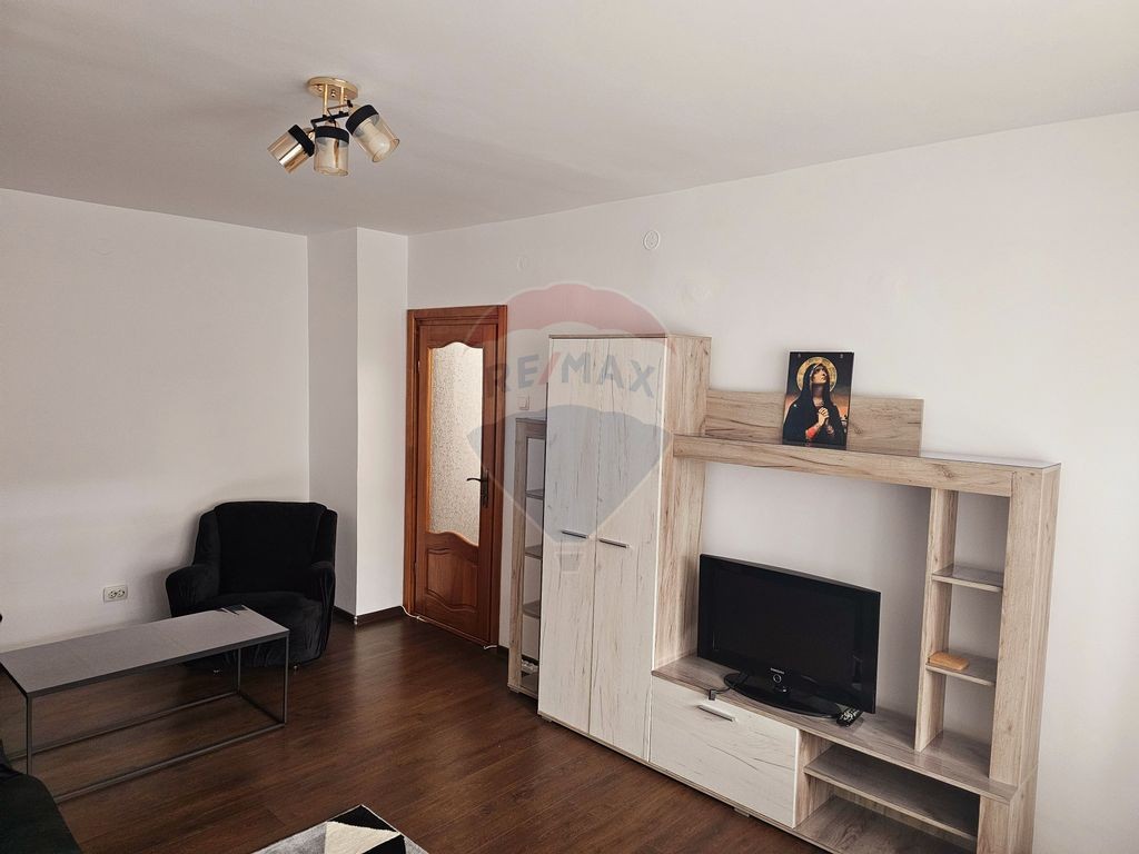 Apartament cu 2 camere de închiriat în zona Central