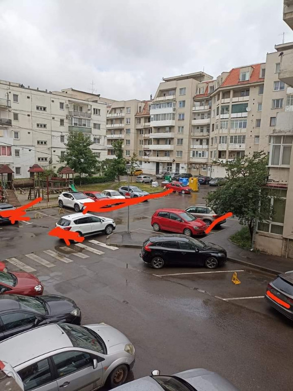 De vânzare apartament cu 3 camere,ultracentral