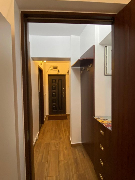 Apartament 2 camere decomandat renovat prima chirie Sf Lazar