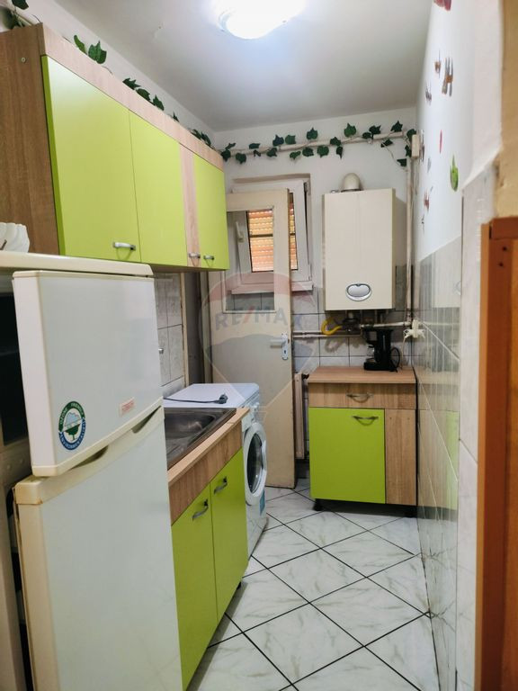 Apartament cu 3 camere de inchiriat în zona Centrala Tar...