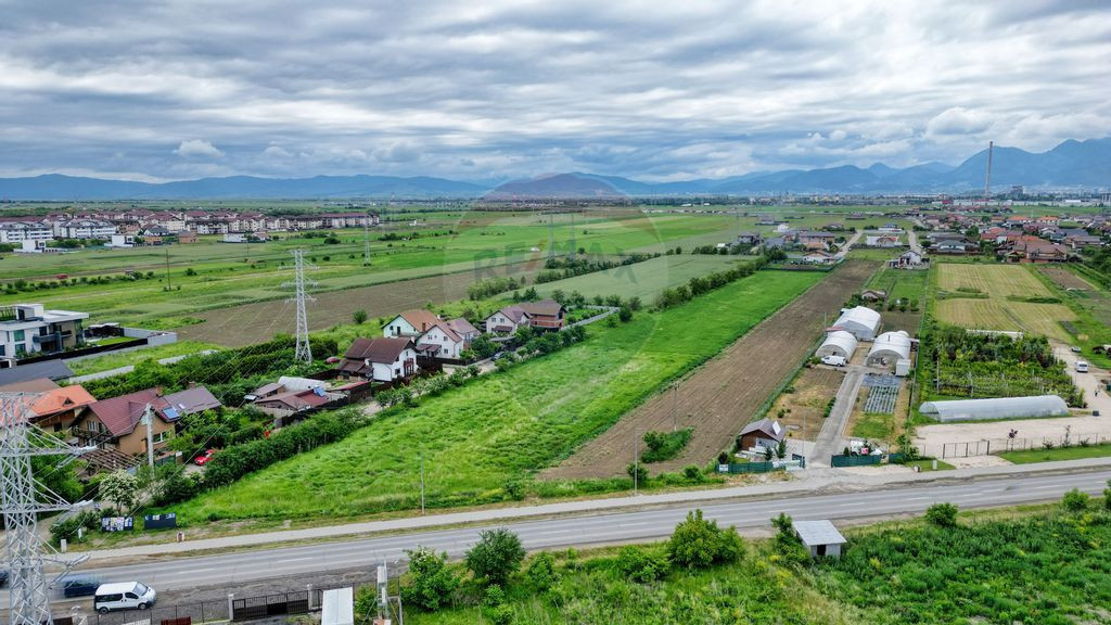 Teren intravilan în Sânpetru, deschidere 45 m la drum p...