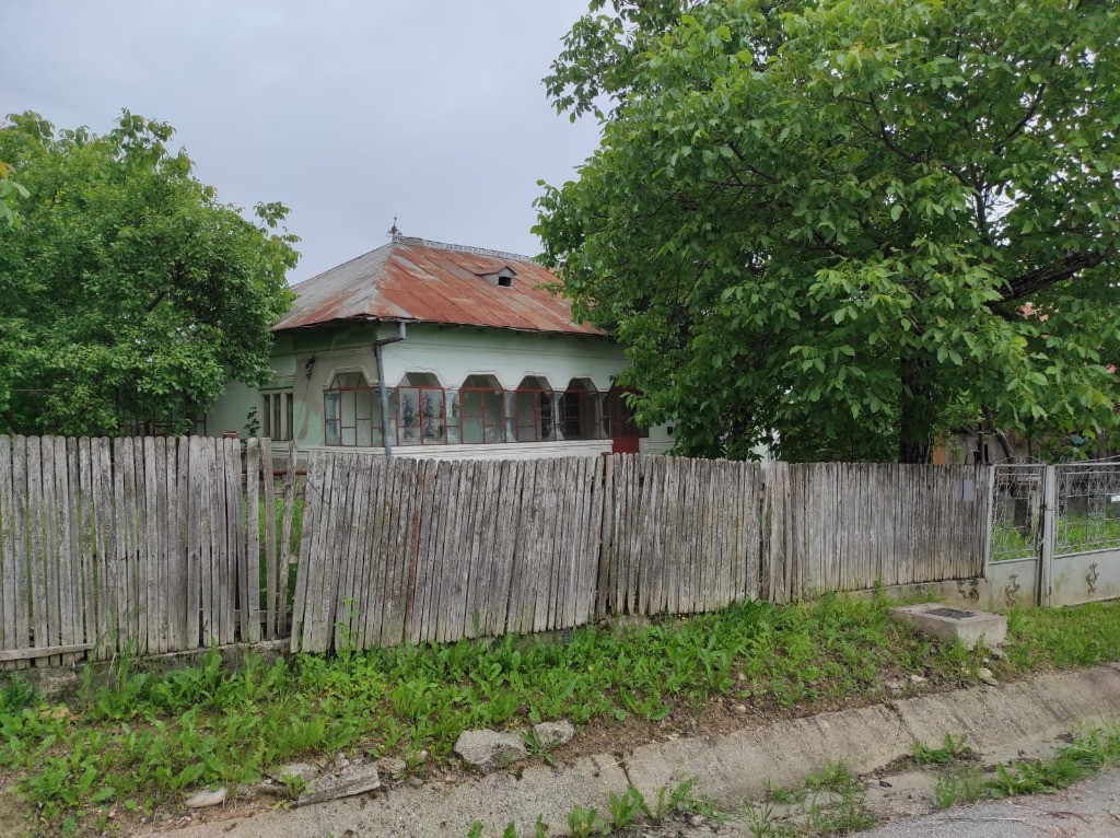 Casa si terenuri comuna Galicea