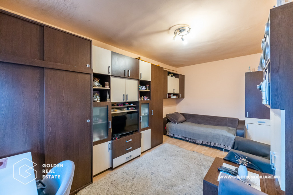 Apartament o camera, centrala proprie, clima si loc de parca