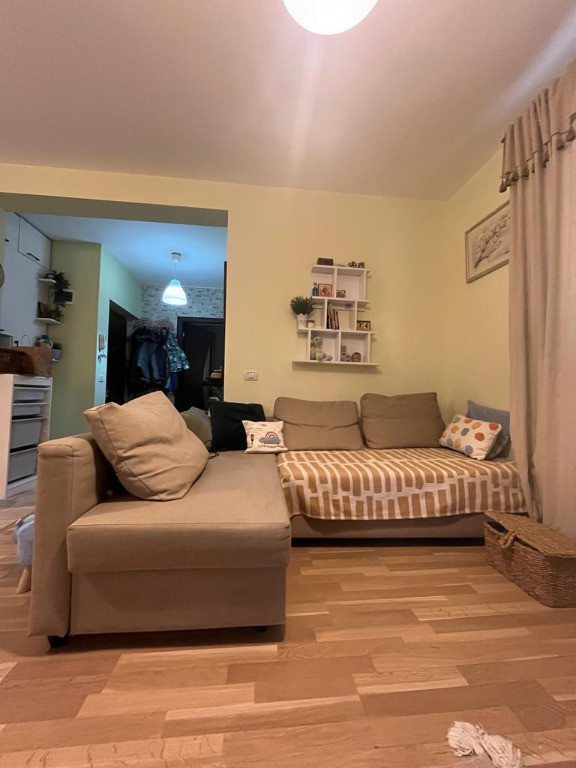 Apartament cu 2 camere Drumul Fermei, curte 69mp