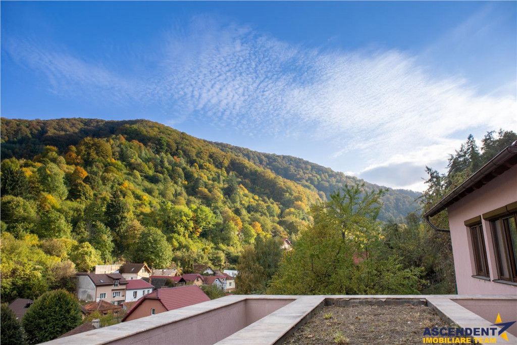 Film! Penthouse segmentul LUX, in Cetatea Brasovului Medieva