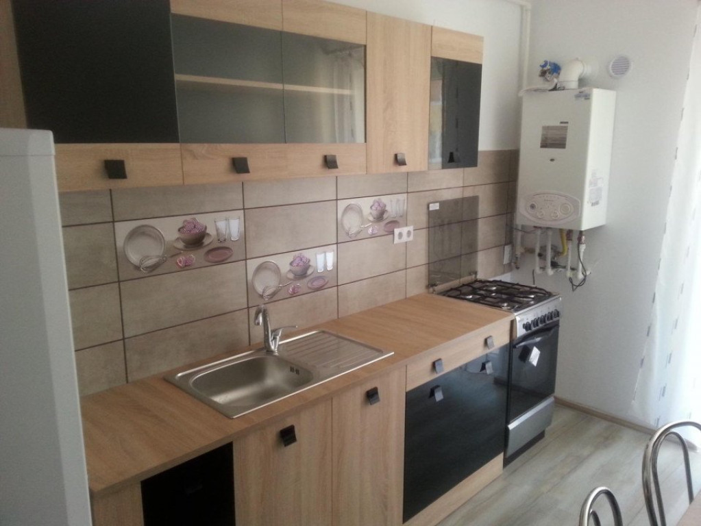 Apartament cu o camera, 42mp, etaj intermediar, zona florilo