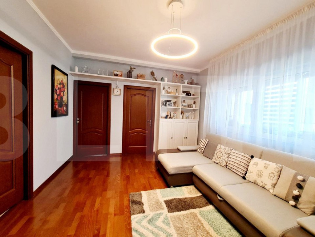 Apartament 3 camere, 76mp, etaj intermediar, parcare, zona S