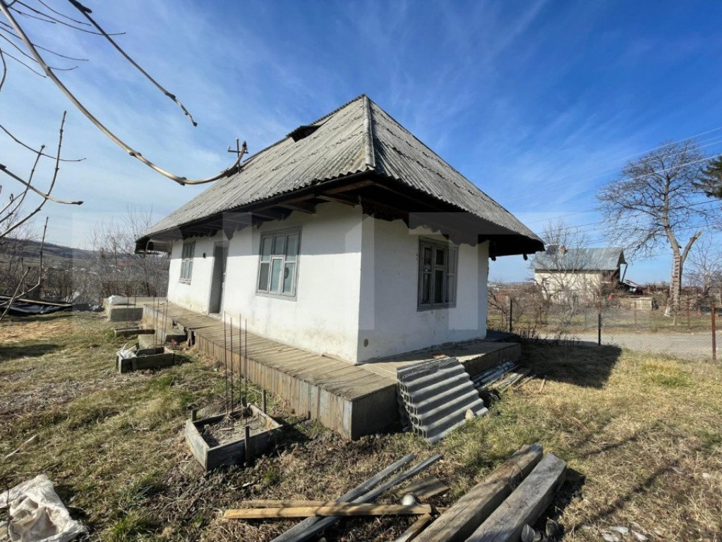 Casă+Teren - în Soldanesti - Fălticeni