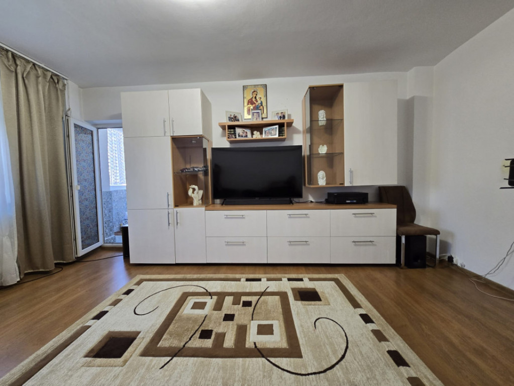 Apartament 3 camere, decomandat zona Piata Mihai Viteazu