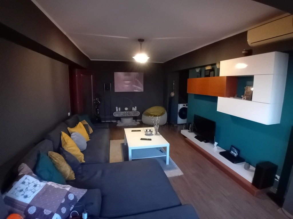 Apartament Spatios 3 Camere Dristor cu Vedere Spectaculoasa