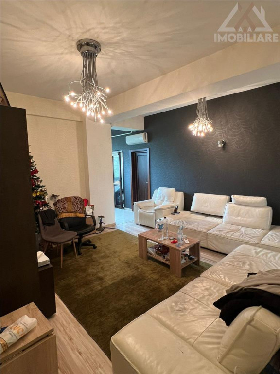 Inchiriez Apartament 3 cam.LUX, Tg. Cucului, cu 2 locuri de