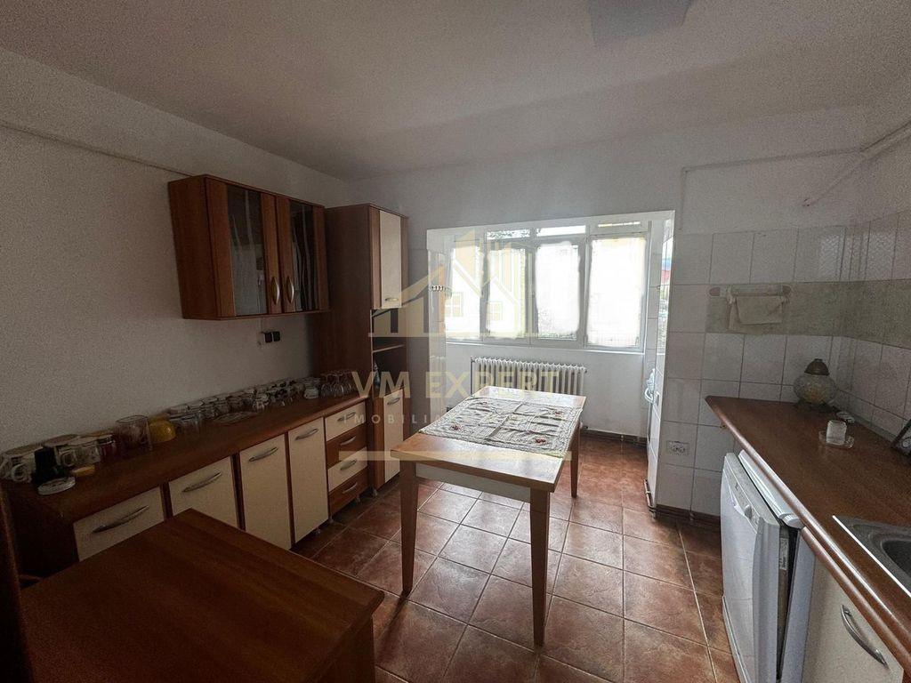 APARTAMENT 2 CAMERE PARTER VISOI