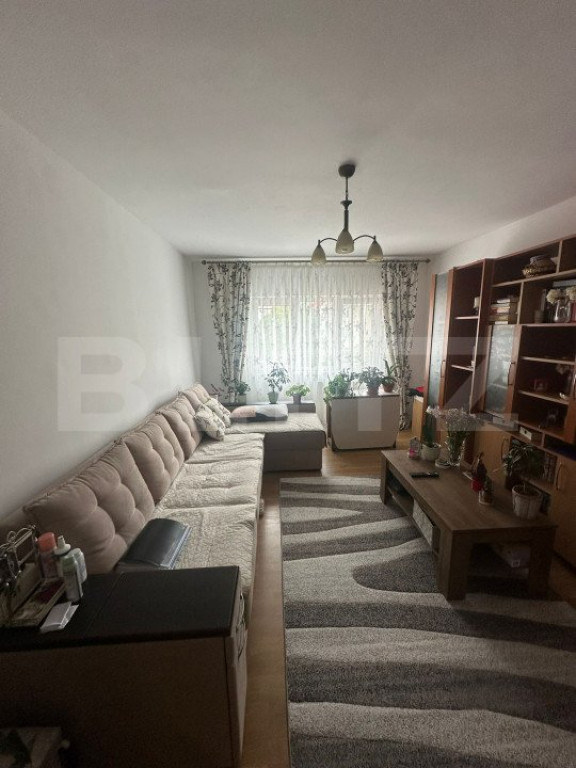 Apartament 3 camere, 68 mp utili, zona Obcini