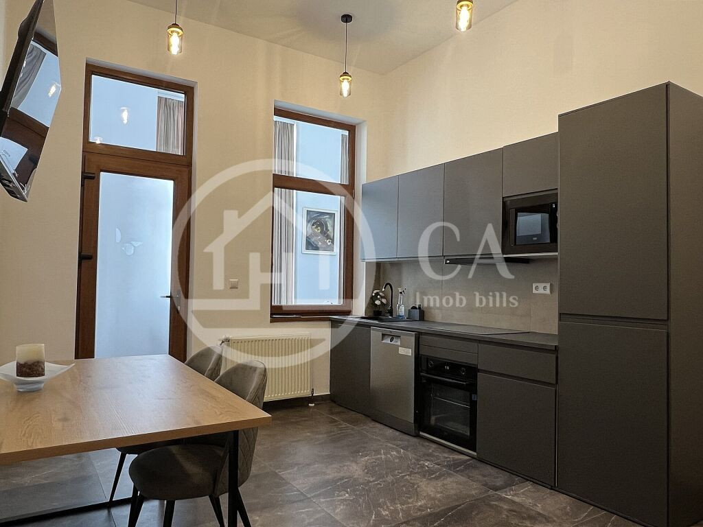 Apartament de inchiriat cu 3 camere in zona ultracentrala,