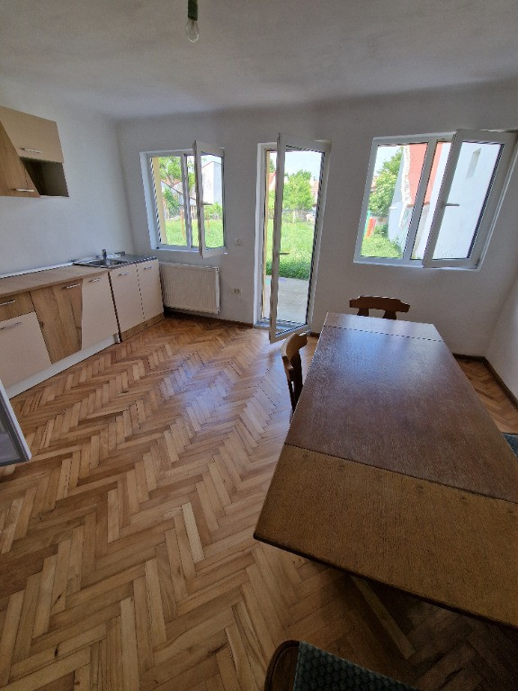 Fabric/Complex - casa 3 camere - 400 mp teren- renovat