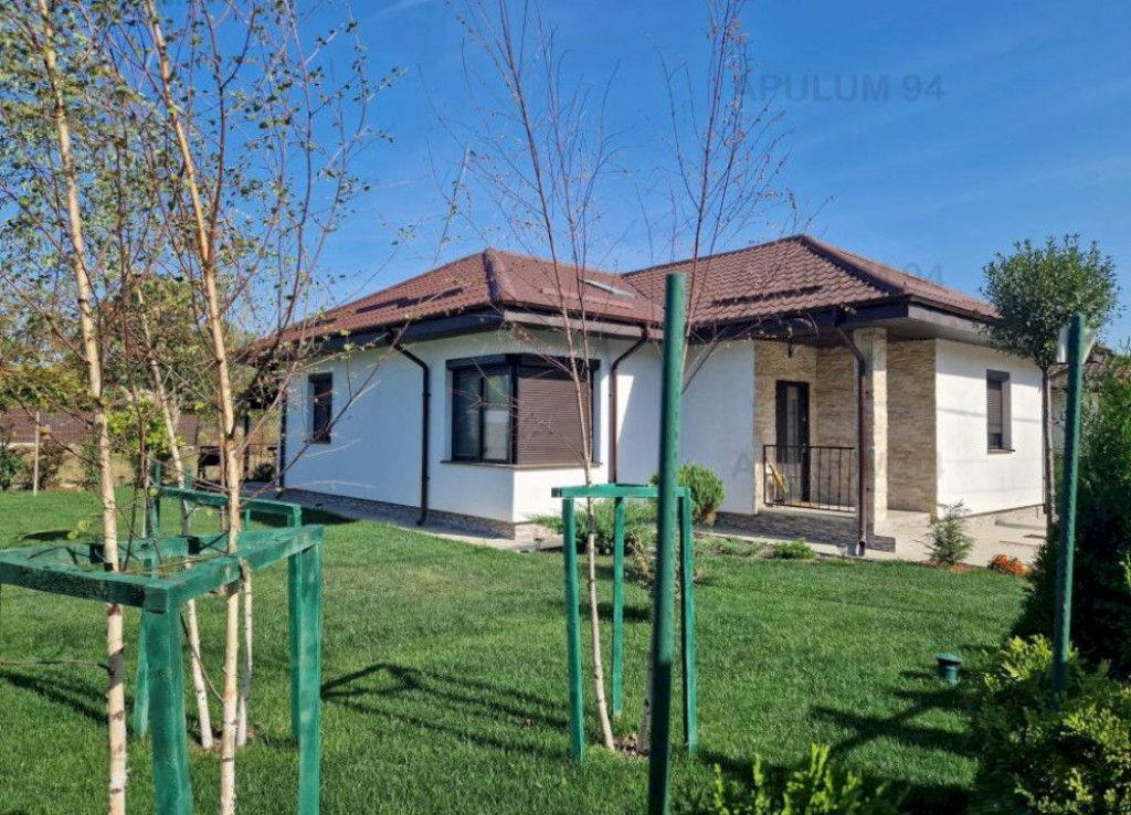 Gulia, casă 4 camere parter, 107 mp utili, curte 514, într