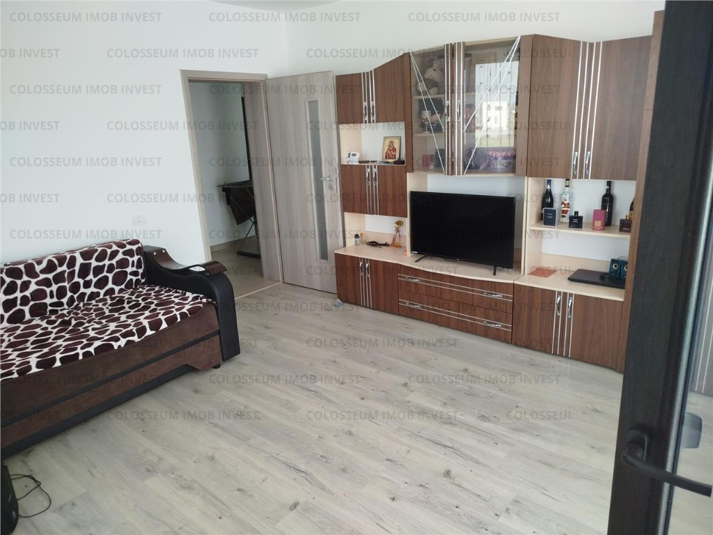 COLOSSEUM: Apartament 2 Camere Florilor Ghimbav...