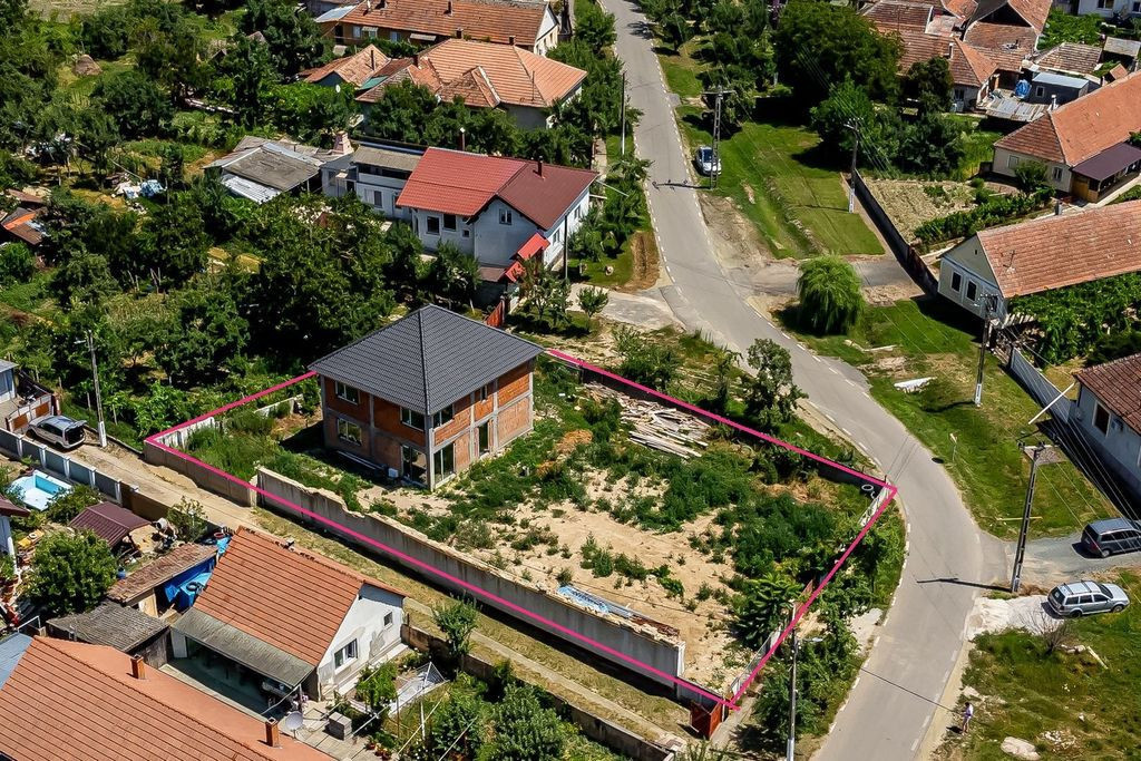 Casa Vladimirescu la roșu, teren de 890 Mp - Comision 0%...