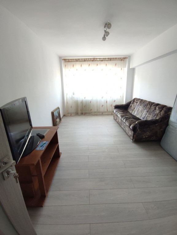 Apartament renovat, 4 camere, Centrul Civic, Brasov